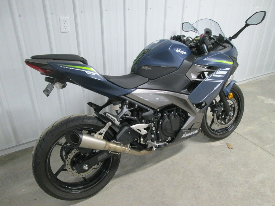 2022 Kawasaki Ninja® 400 ABS Metallic Matte Blue/Metallic Graphite Gray