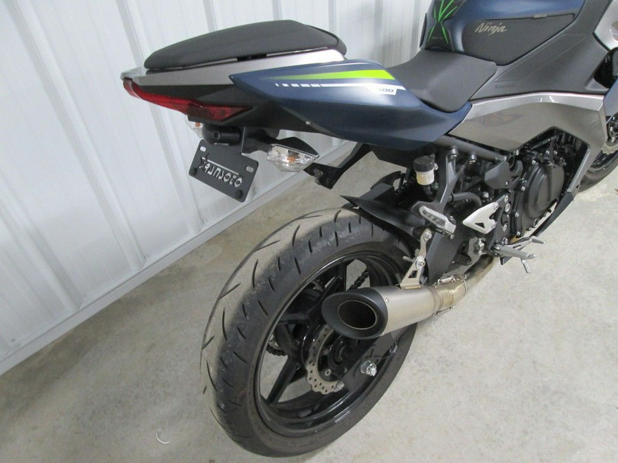 2022 Kawasaki Ninja® 400 ABS Metallic Matte Blue/Metallic Graphite Gray