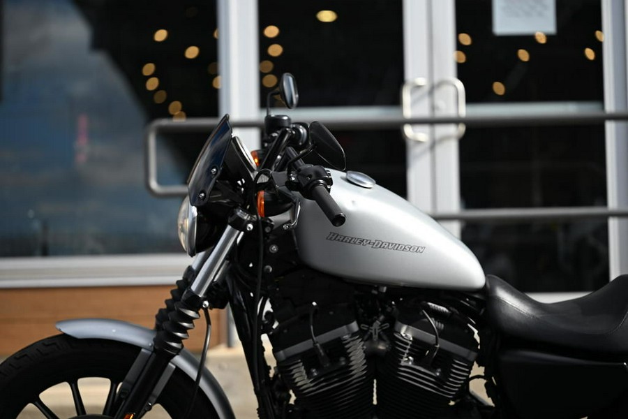 2009 Harley-Davidson® XL883N - Sportster® Iron 833™
