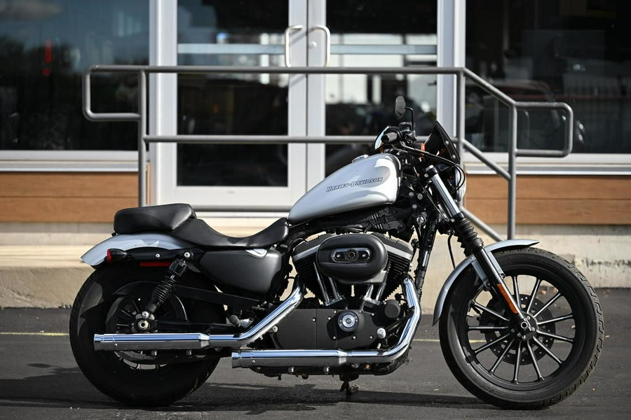 2009 Harley-Davidson® XL883N - Sportster® Iron 833™