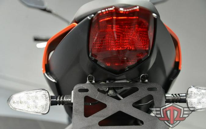 2025 Triumph Street Triple 765 R Matte Baja Orange