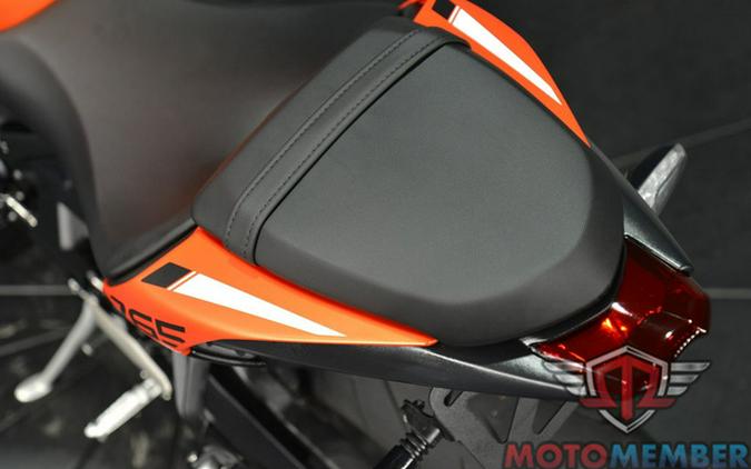 2025 Triumph Street Triple 765 R Matte Baja Orange