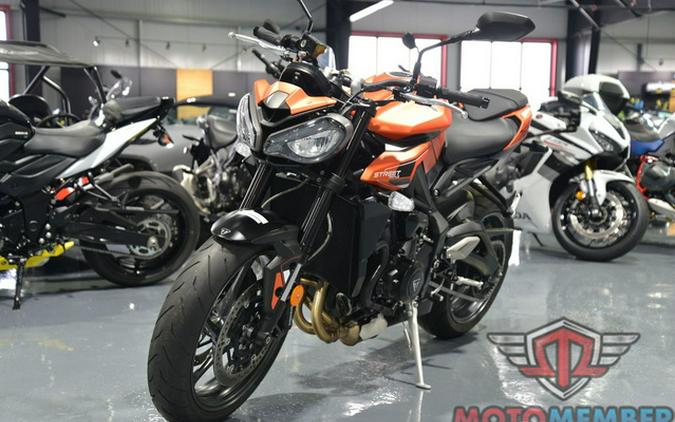 2025 Triumph Street Triple 765 R Matte Baja Orange