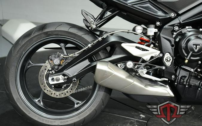 2025 Triumph Street Triple 765 R Matte Baja Orange