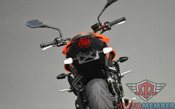 2025 Triumph Street Triple 765 R Matte Baja Orange