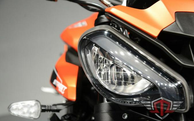2025 Triumph Street Triple 765 R Matte Baja Orange
