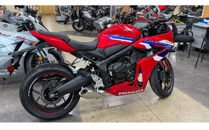 2026 CBR650R E-CLUTCH - Honda