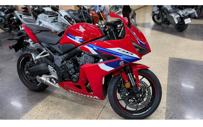 2026 CBR650R E-CLUTCH - Honda