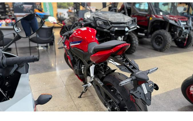 2026 CBR650R E-CLUTCH - Honda