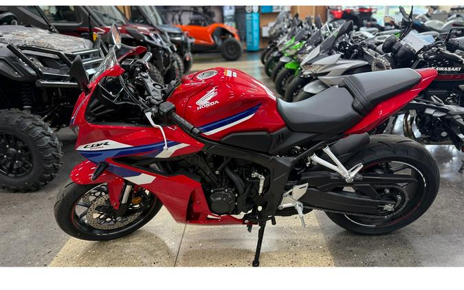 2026 CBR650R E-CLUTCH - Honda