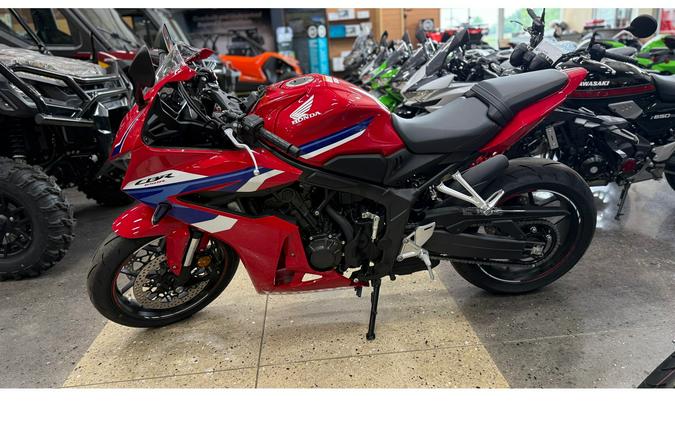 2026 CBR650R E-CLUTCH - Honda