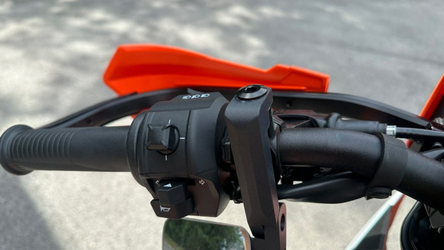 2025 KTM SMC 390 R