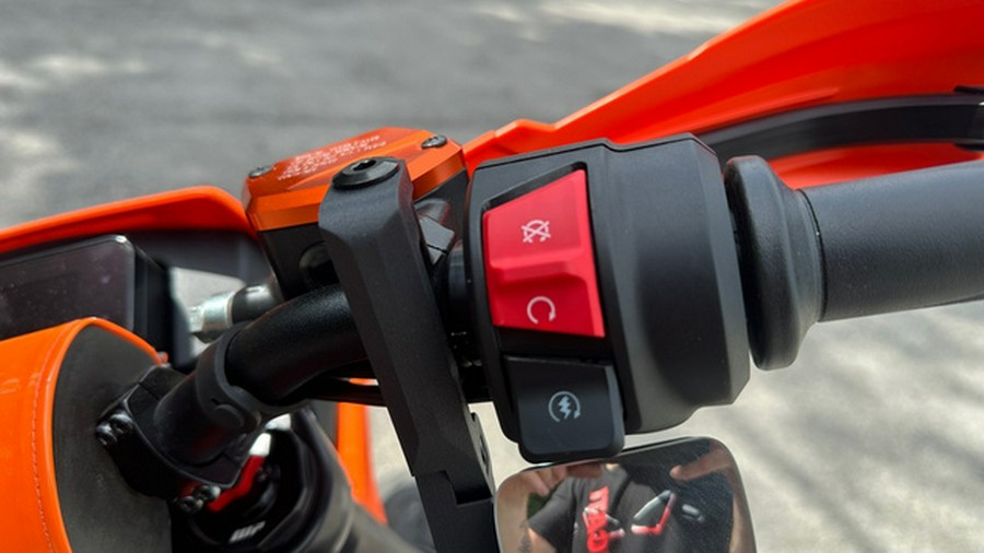 2025 KTM SMC 390 R