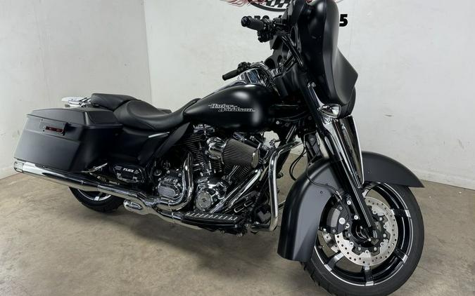 2013 Harley-Davidson® FLHX - Street Glide®