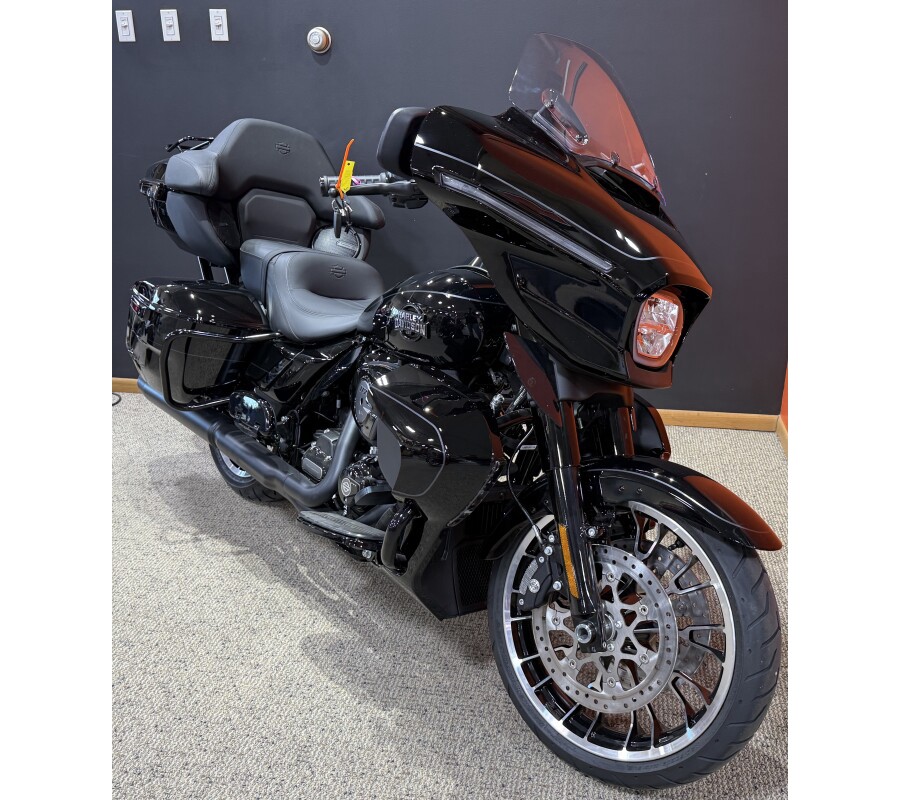 2026 Harley-Davidson® Street Glide Limited Black
