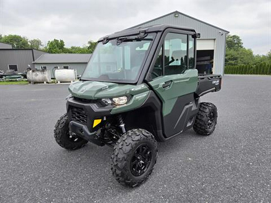 2024 Can-Am Defender DPS CAB