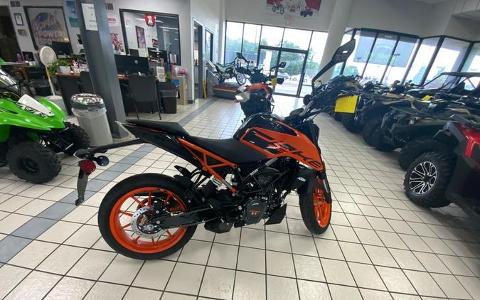 2023 KTM Duke 200