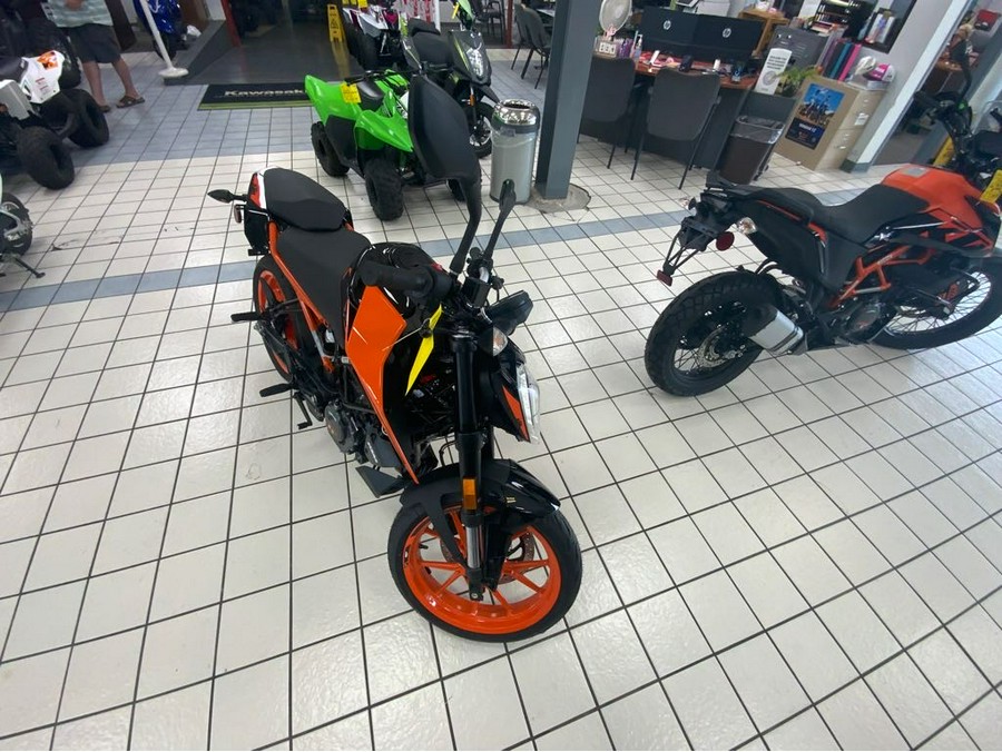 2023 KTM Duke 200