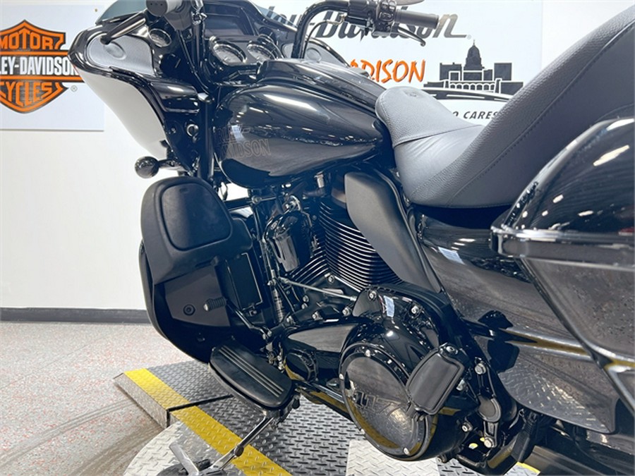 2023 Harley-Davidson Road Glide ST FLTRXST 457 Miles Vivid Black