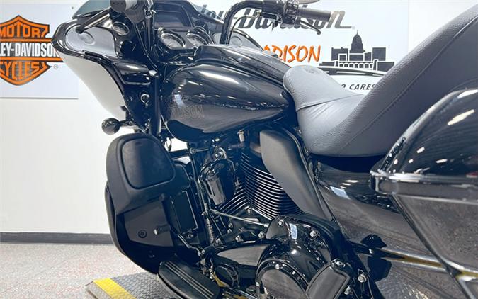 2023 Harley-Davidson Road Glide ST FLTRXST 457 Miles Vivid Black