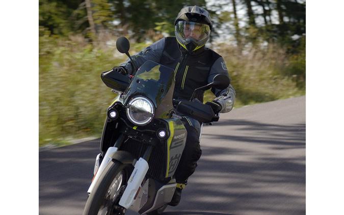 2025 Husqvarna Norden 901