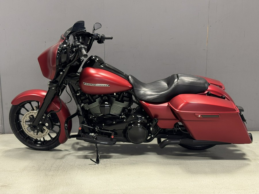 FLHXS 2019 Street Glide® Special