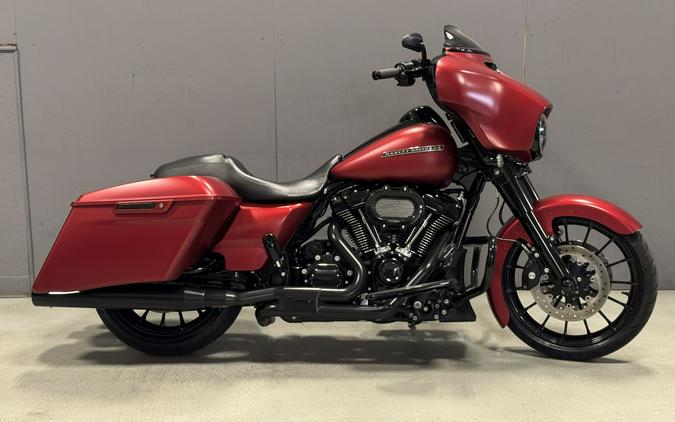 FLHXS 2019 Street Glide® Special
