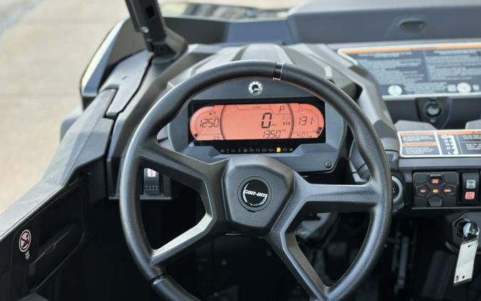 2024 Can-Am COMMANDER XT 700