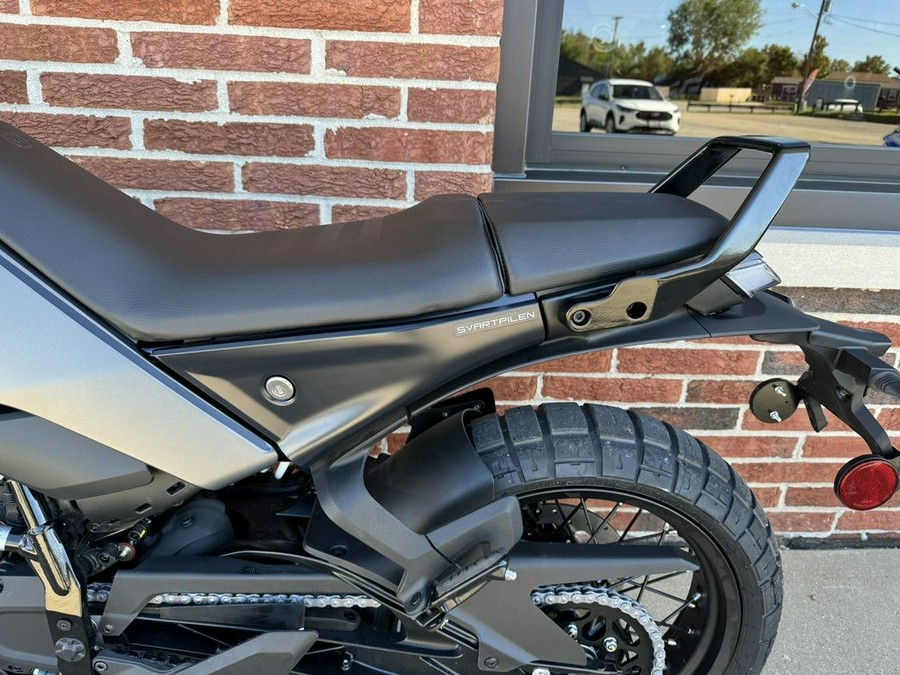 2024 Husqvarna® Svartpilen 401