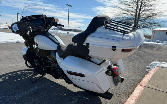 2026 Harley-Davidson® Street Glide Limited White Onyx Pearl Black Trim