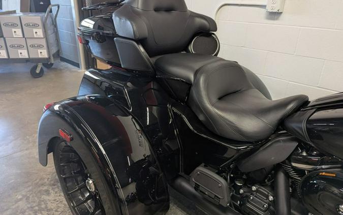 2025 Harley-Davidson Trike FLHTCUTG - Tri Glide Ultra