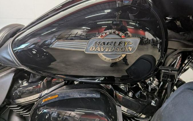 2025 Harley-Davidson Trike FLHTCUTG - Tri Glide Ultra