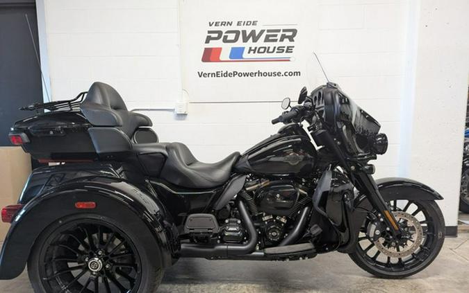 2025 Harley-Davidson Trike FLHTCUTG - Tri Glide Ultra