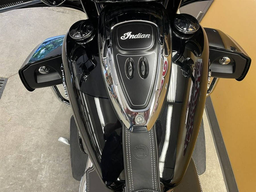 2017 Indian Motorcycle® Roadmaster® Thunder Black