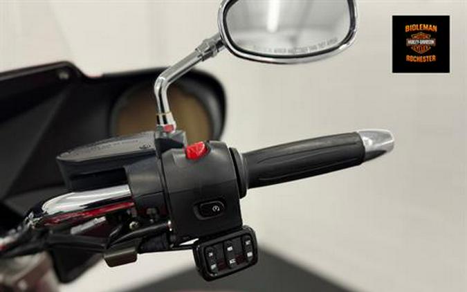 2011 Victory Cross Roads®