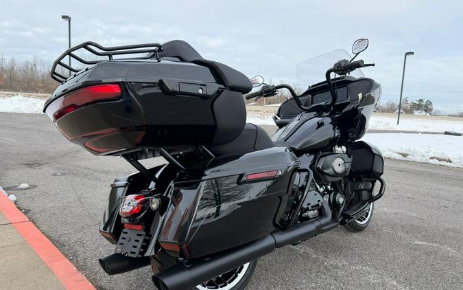 2026 Harley-Davidson® Road Glide Limited Vivid Black Black Trim