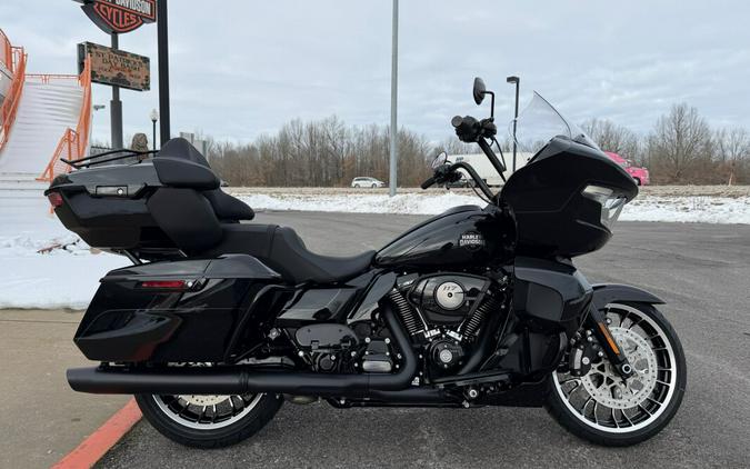 2026 Harley-Davidson® Road Glide Limited Vivid Black Black Trim