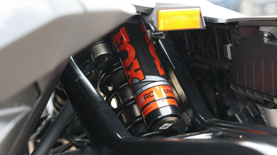 2026 CAN-AM MAVERICK R MAX X WITH SMART-SHOX 999T DCT