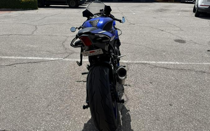 2025 Yamaha YZF-R1