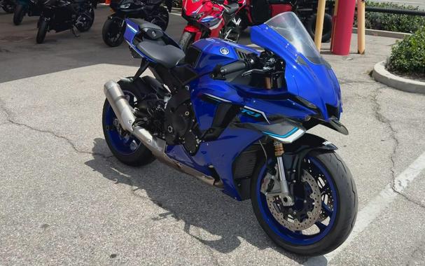 2025 Yamaha YZF-R1