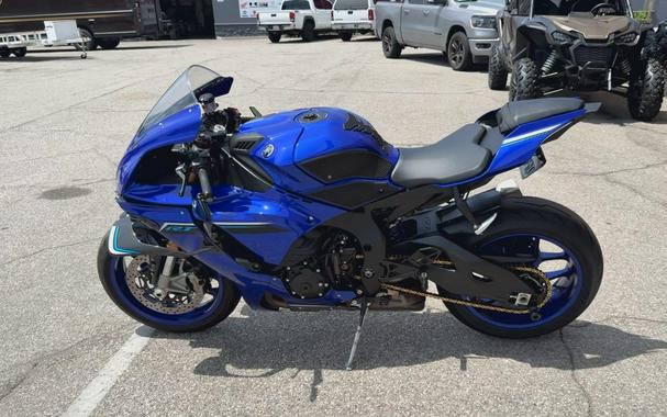 2025 Yamaha YZF-R1
