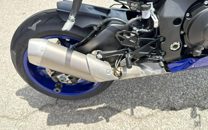 2025 Yamaha YZF-R1