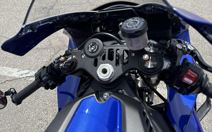 2025 Yamaha YZF-R1