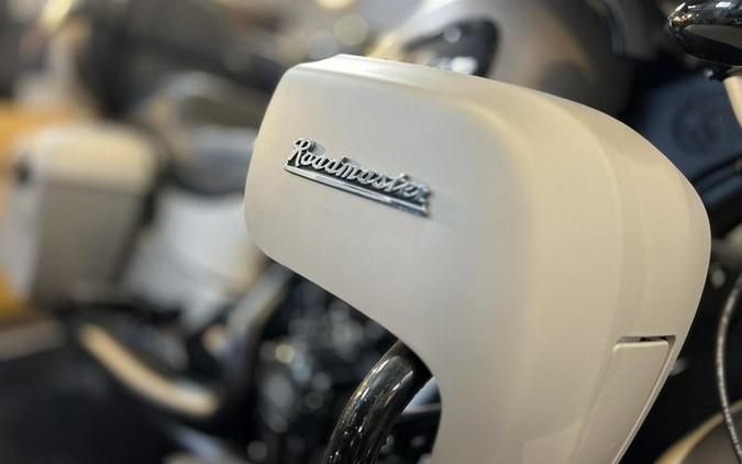 2023 Indian Motorcycle® Roadmaster® Dark Horse® Silver Quartz Smoke