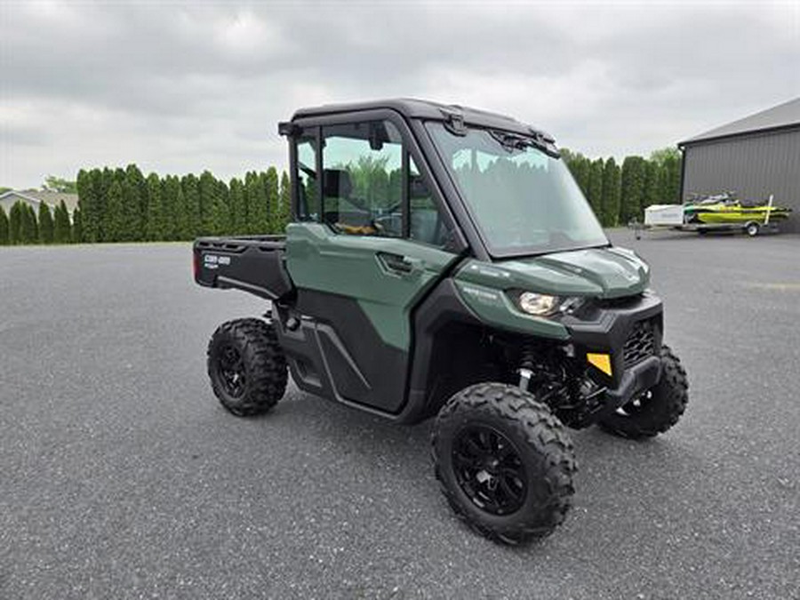 2024 Can-Am Defender DPS CAB