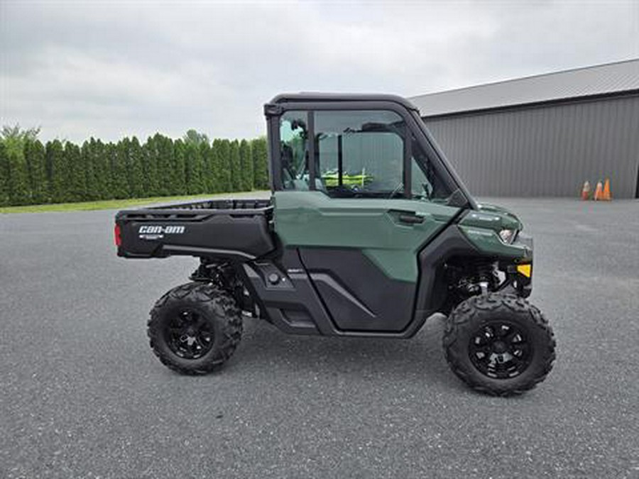 2024 Can-Am Defender DPS CAB