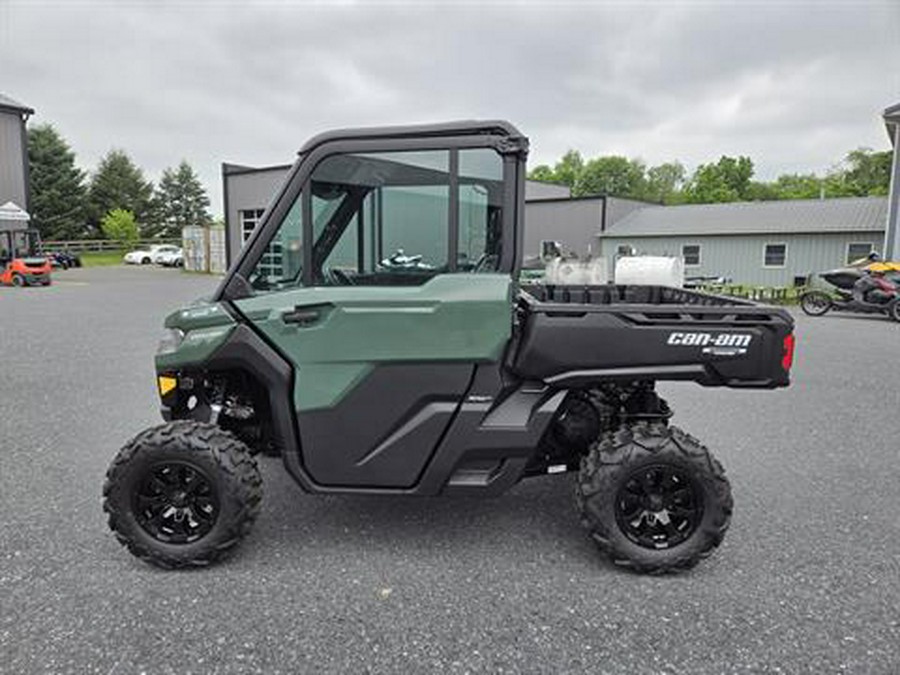 2024 Can-Am Defender DPS CAB