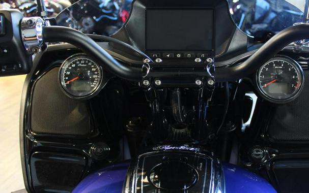 2022 Indian Motorcycle® Challenger® Limited Spirit Blue Metallic/Black Metallic