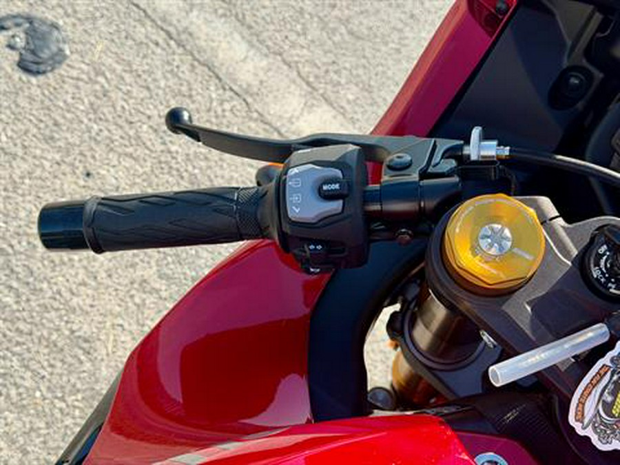 2025 Suzuki GSX-R1000R