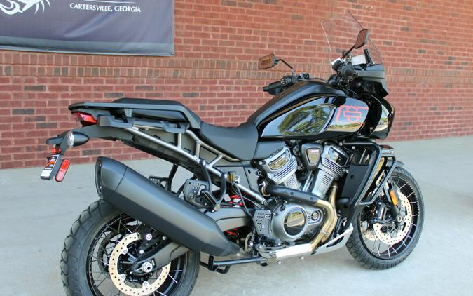 2026 Harley-Davidson® Pan America® 1250 Special Vivid Black Black Laced Wheels